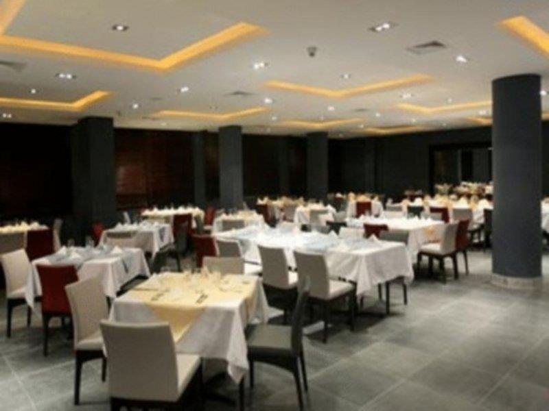 Ramada Hotel & Suites Amman Restaurant bilde