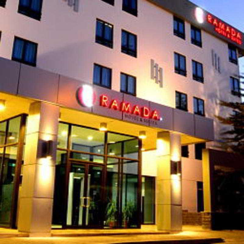 Ramada Hotel & Suites Amman Eksteriør bilde